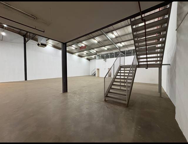 4,709M² WAREHOUSE FOR SALE IN KEMPTON PARK CENTRAL